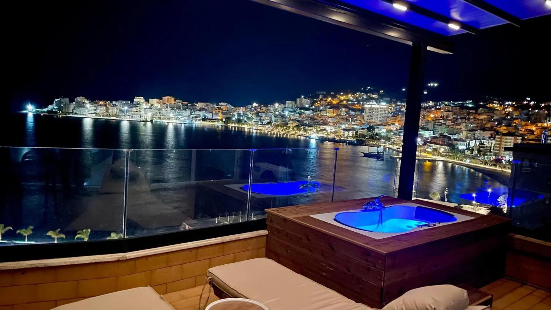 Seaview Golden Penthouse Apartment Sarande 0*,
