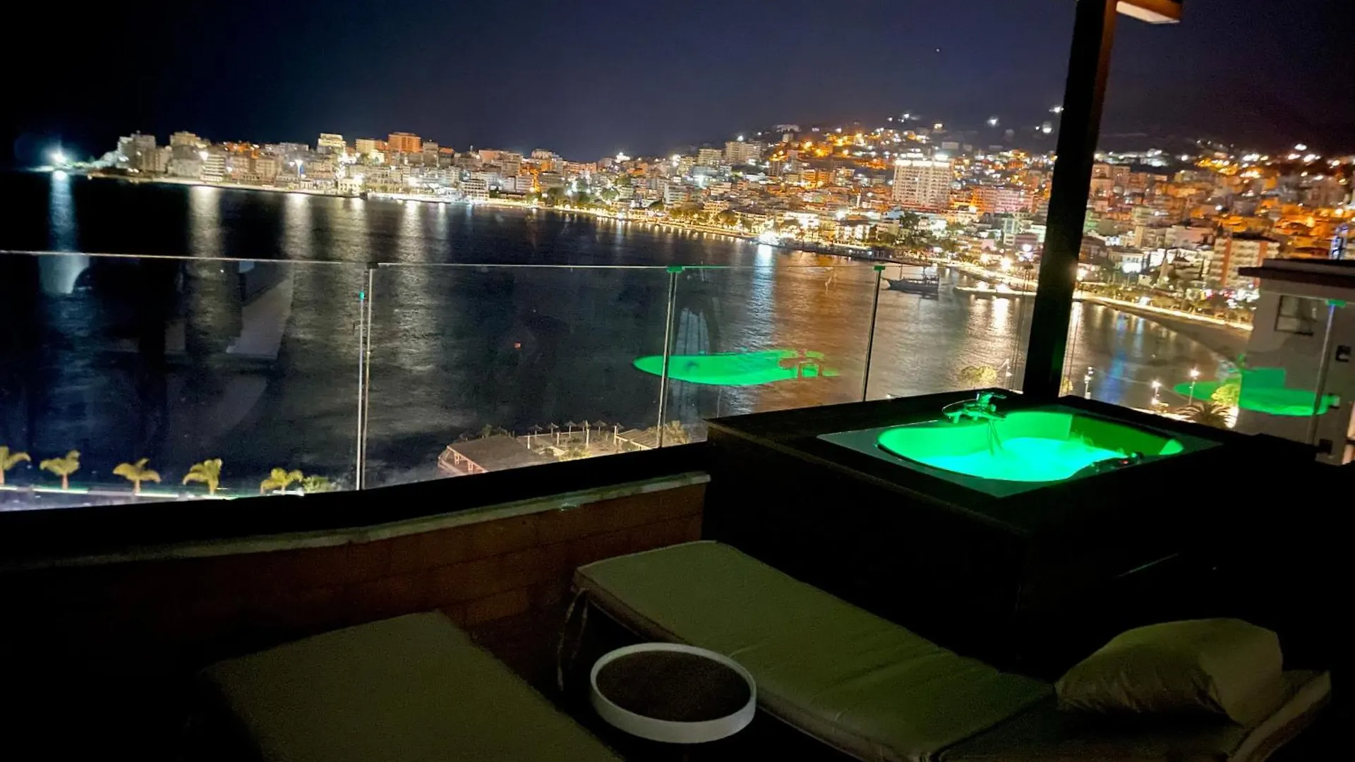 Apartament Seaview Golden Penthouse Saranda